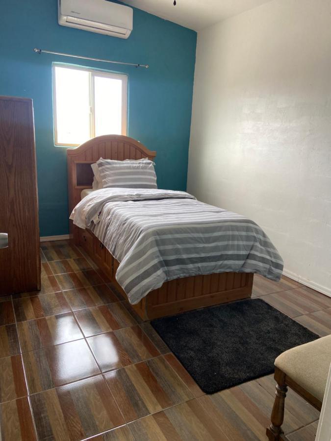 Large 4 Bedroom Home With Gated Parking 푸에르토페나스코 외부 사진