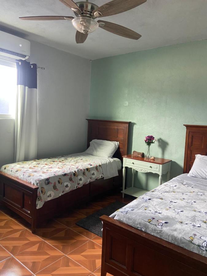Large 4 Bedroom Home With Gated Parking 푸에르토페나스코 외부 사진