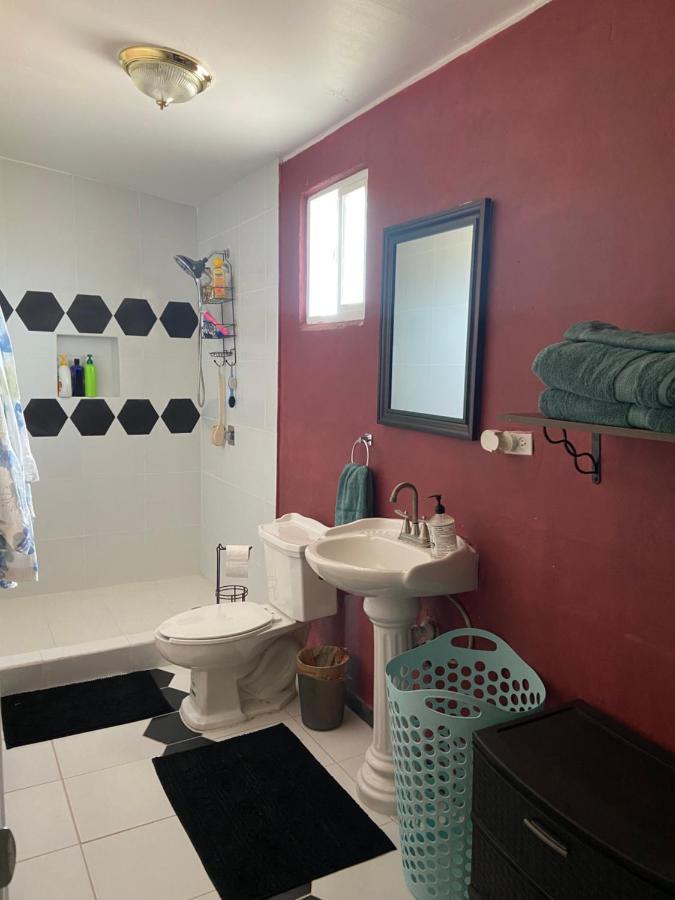Large 4 Bedroom Home With Gated Parking 푸에르토페나스코 외부 사진