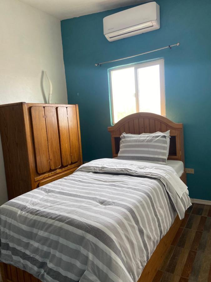 Large 4 Bedroom Home With Gated Parking 푸에르토페나스코 외부 사진